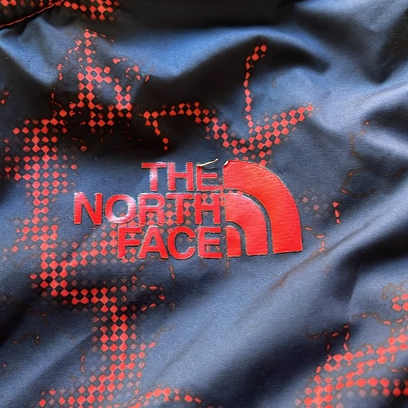 Boys North Face zip up fleece lined jacket . No tears or snags - Picture 2 of 7